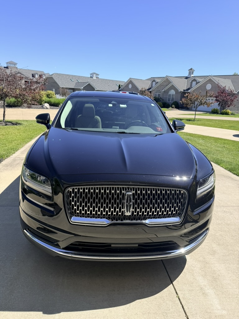 Black Lincoln SUV after exterior auto detailing service in Parma Ohio